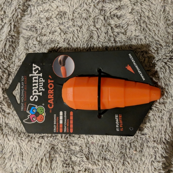 3/$25.00 Spunky Pup Carrot Treat Holding 🐕 Dog Toy - Picture 1 of 2